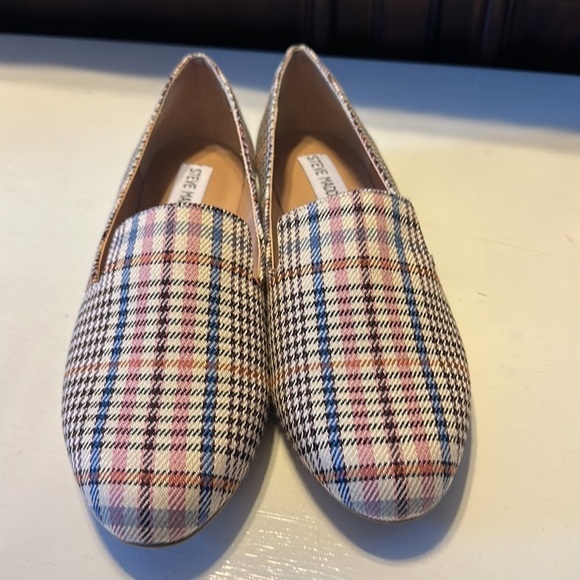 STEVE Madden womens shoes; size 6.5 - Picture 2 of 7
